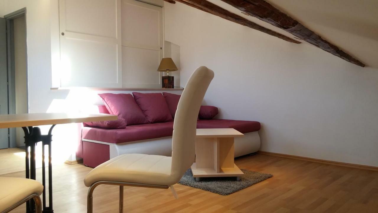 Family House Nerezine Apartment Екстериор снимка