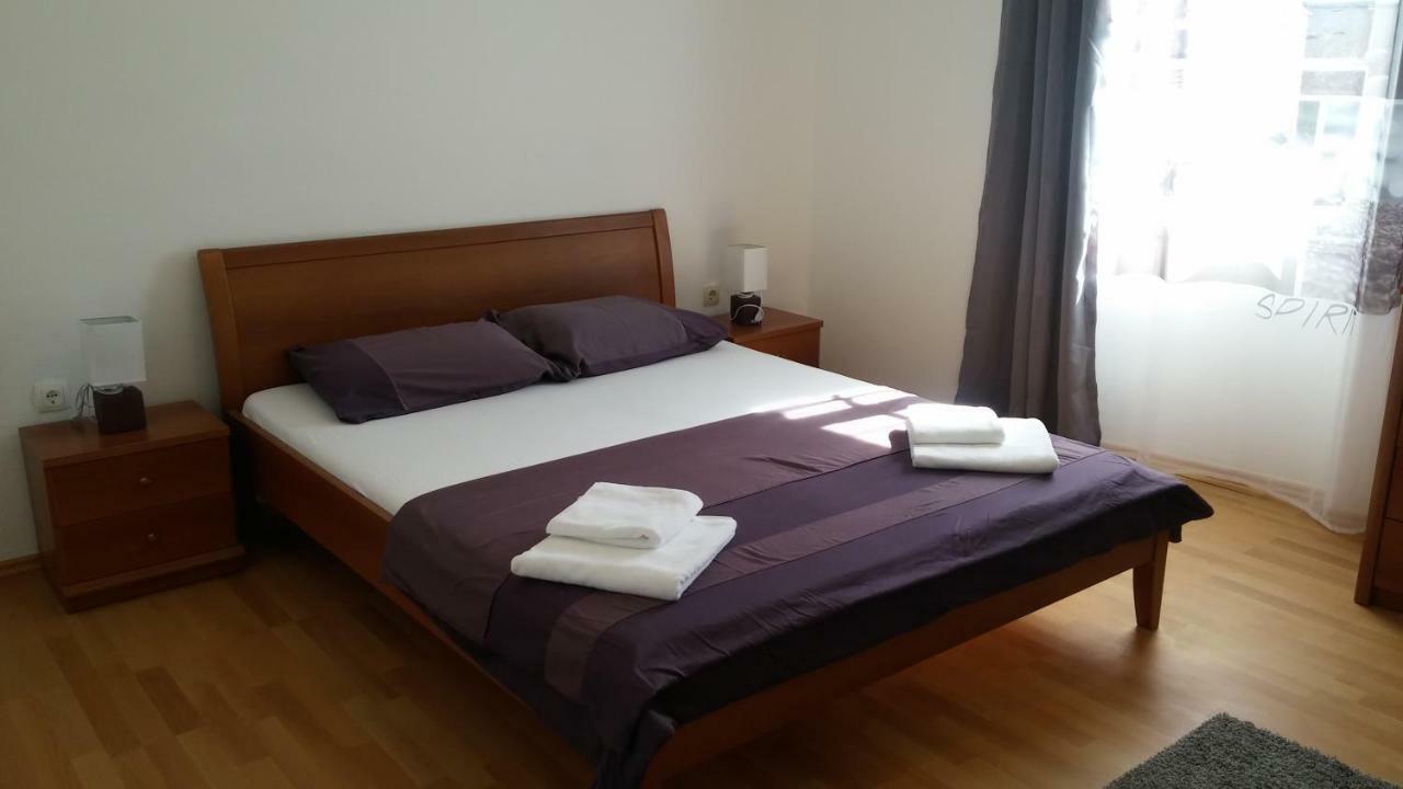 Family House Nerezine Apartment Екстериор снимка