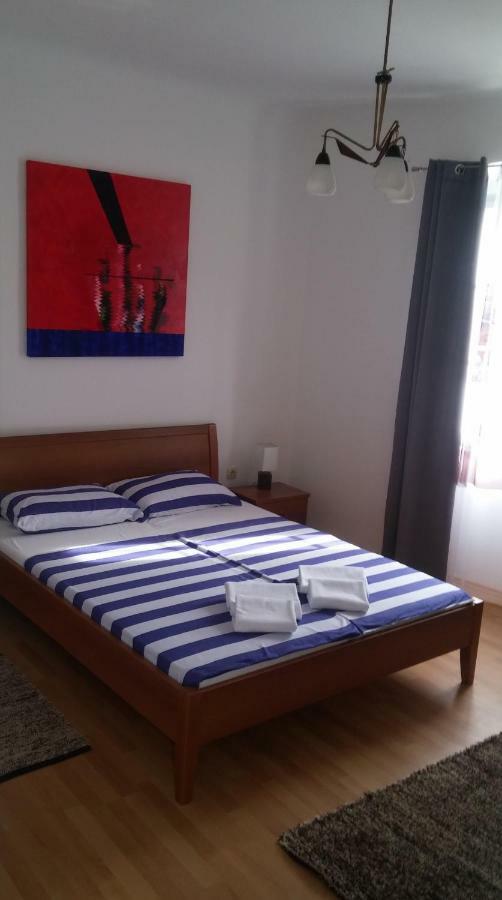 Family House Nerezine Apartment Екстериор снимка