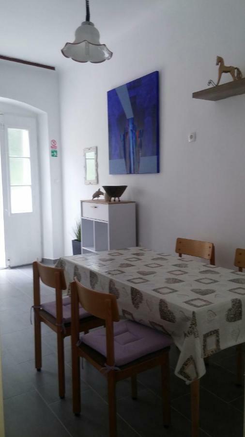 Family House Nerezine Apartment Екстериор снимка