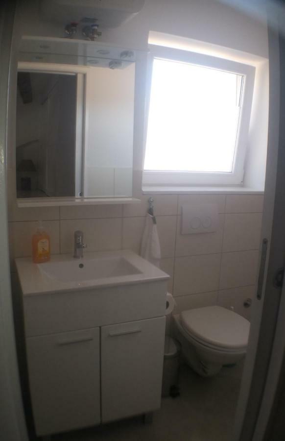 Family House Nerezine Apartment Екстериор снимка