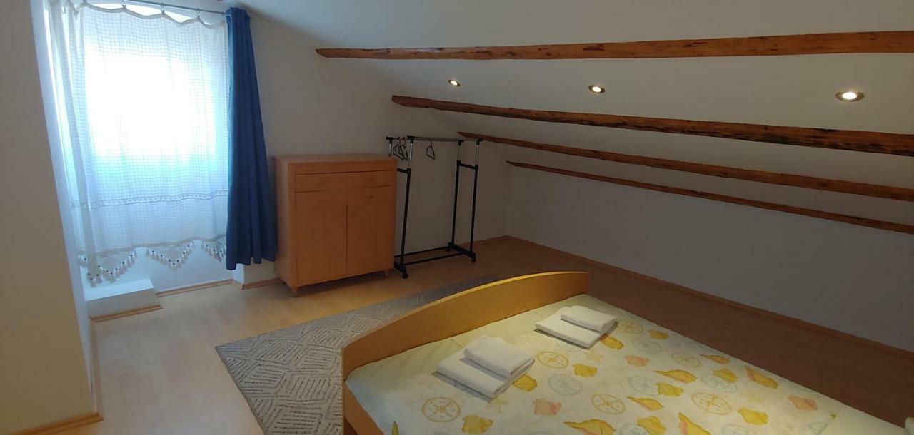 Family House Nerezine Apartment Екстериор снимка
